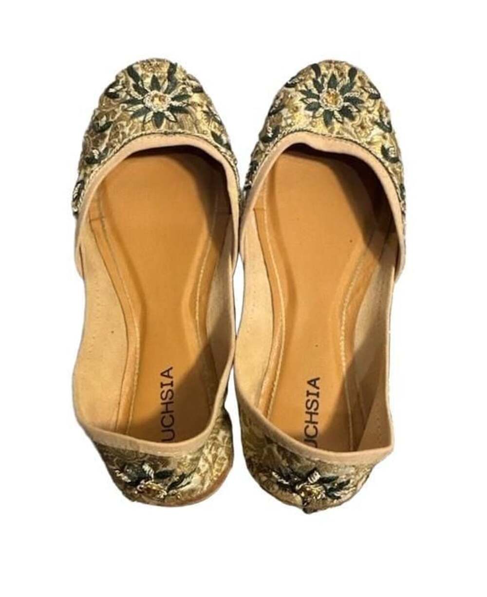 FUCHSIA Embroidered Jutti Flat in Gold